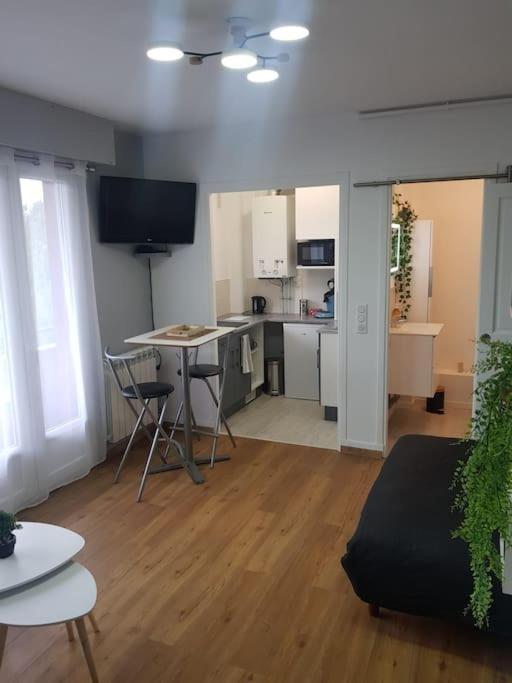 Le Du Quai Apartment *